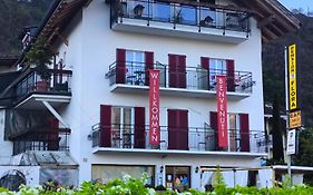 Gasthaus Pension Flora An Der Weinstrasse